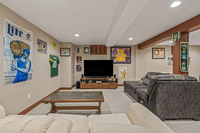 1011 E Wabash AVENUE, Waukesha, WI 53186