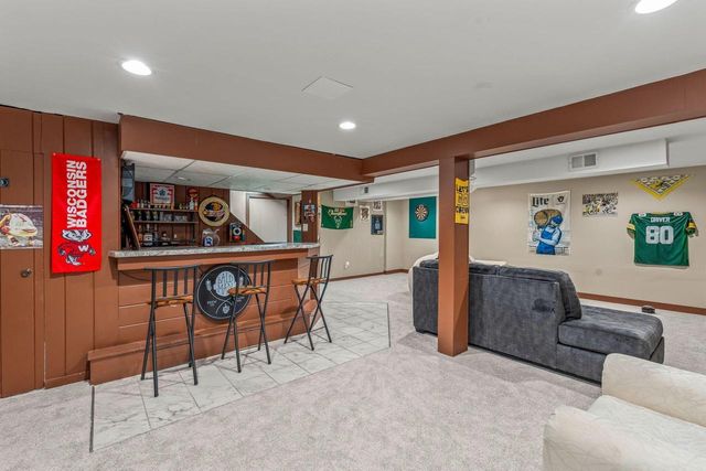 1011 E Wabash AVENUE, Waukesha, WI 53186
