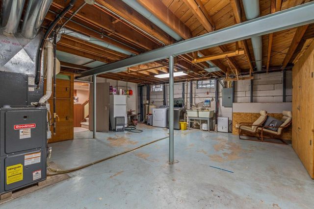 1011 E Wabash AVENUE, Waukesha, WI 53186