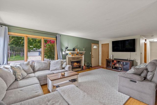 1011 E Wabash AVENUE, Waukesha, WI 53186