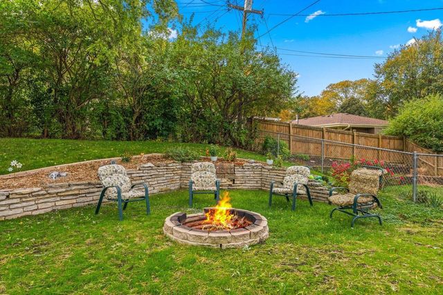 1011 E Wabash AVENUE, Waukesha, WI 53186