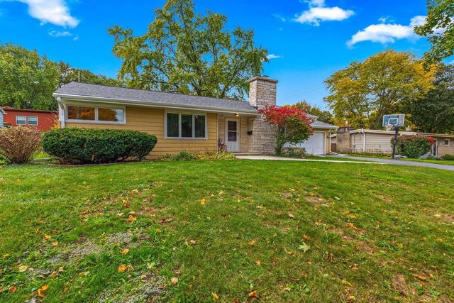 1011 E Wabash AVENUE, Waukesha, WI 53186