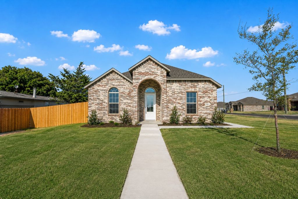 2201 UHL Road, Glenn Heights, TX 75154 — exterior