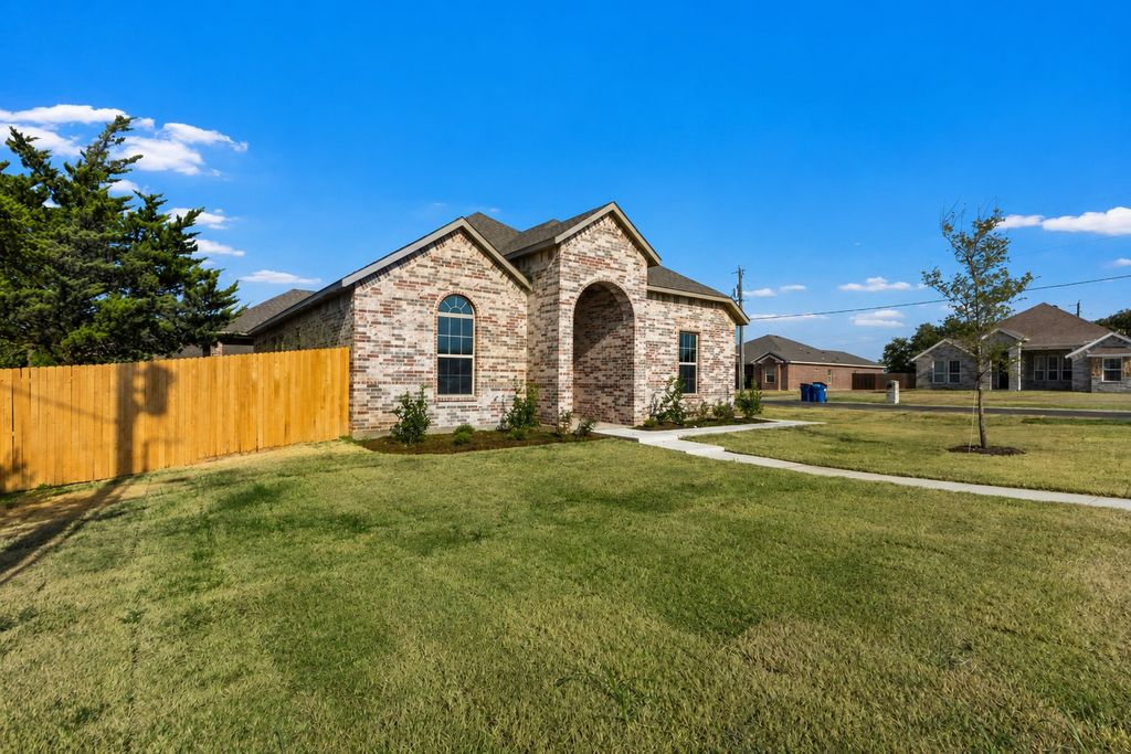 2201 UHL Road, Glenn Heights, TX 75154 — photo 2
