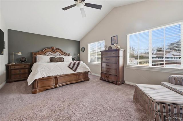 8131 Peninsula Circle, Grand Blanc, MI 48439