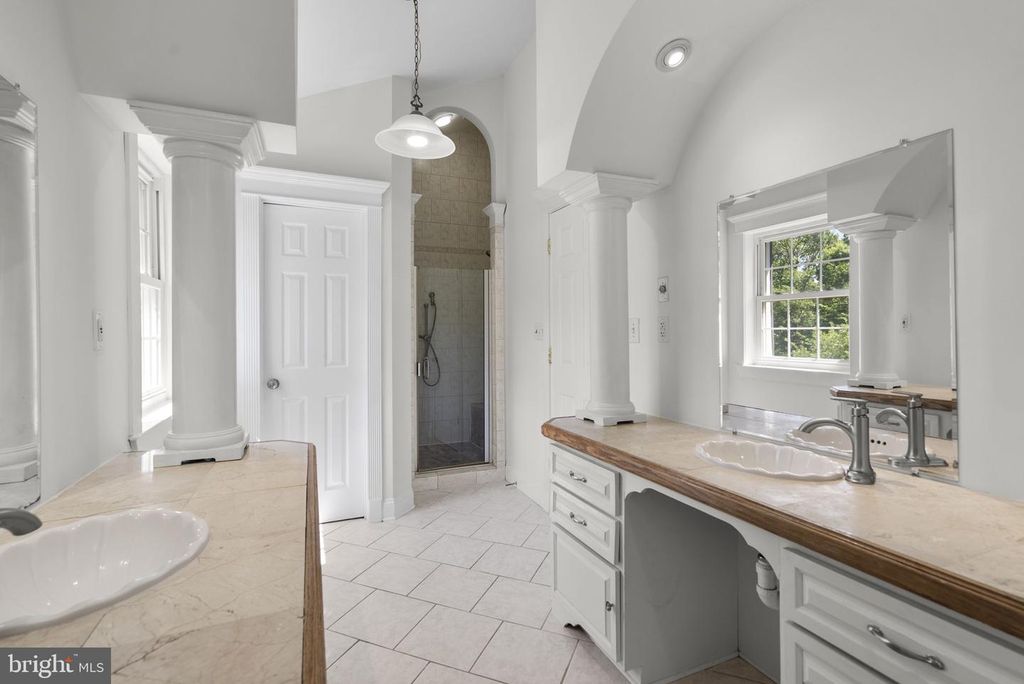 Image 29 of property listing at 24000 CLARKSBURG RD, Clarksburg, MD 20871