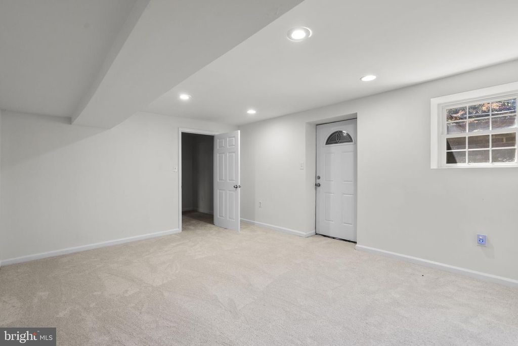 Image 42 of property listing at 24000 CLARKSBURG RD, Clarksburg, MD 20871