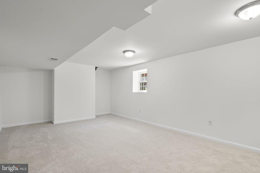 Image 47 of property listing at 24000 CLARKSBURG RD, Clarksburg, MD 20871