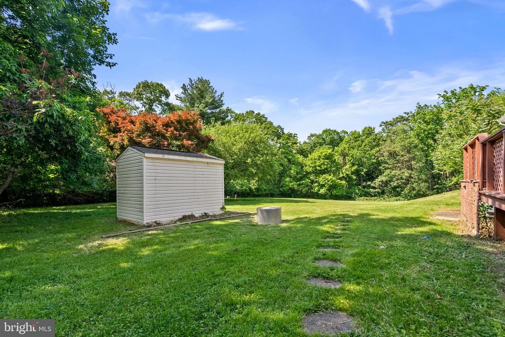 Image 57 of property listing at 24000 CLARKSBURG RD, Clarksburg, MD 20871