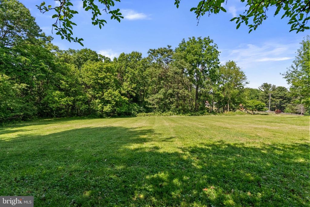 Image 60 of property listing at 24000 CLARKSBURG RD, Clarksburg, MD 20871