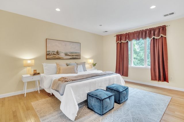 829 Chestnut St, Newton, MA 02468