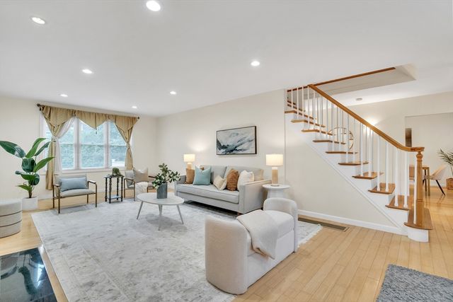 829 Chestnut St, Newton, MA 02468