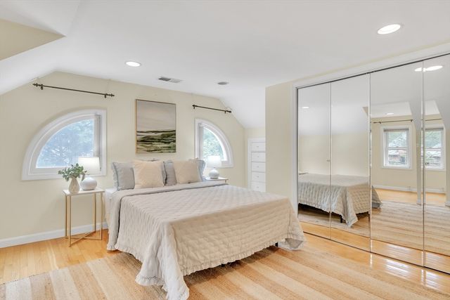 829 Chestnut St, Newton, MA 02468