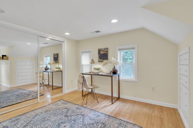 829 Chestnut St, Newton, MA 02468