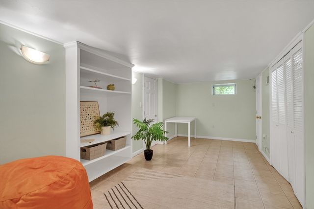 829 Chestnut St, Newton, MA 02468