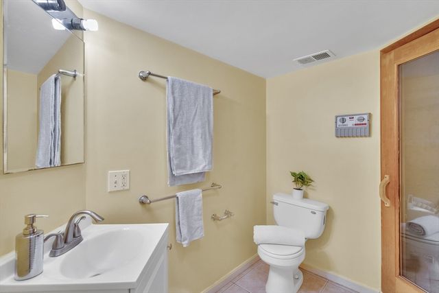 829 Chestnut St, Newton, MA 02468