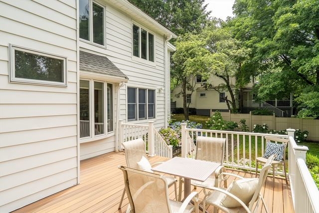 829 Chestnut St, Newton, MA 02468