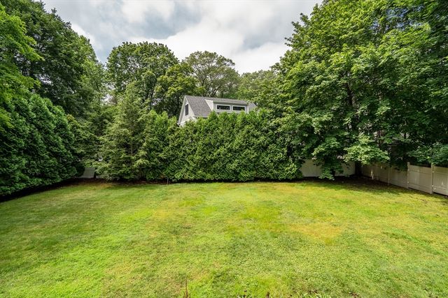 829 Chestnut St, Newton, MA 02468
