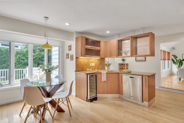 829 Chestnut St, Newton, MA 02468