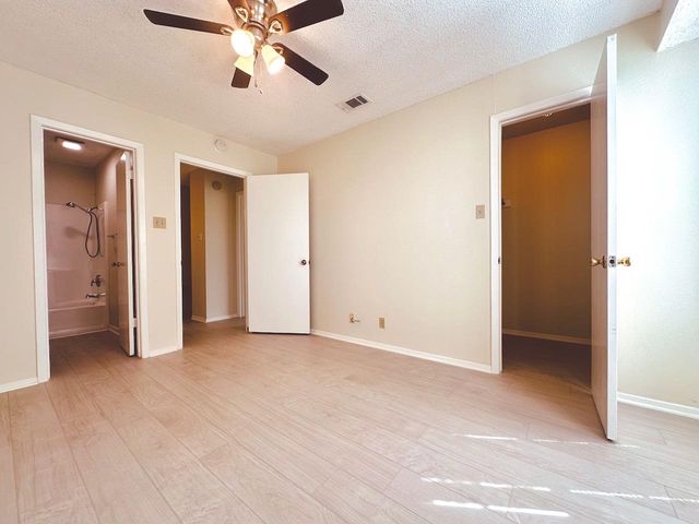 2004 Kirksey DR D, Austin, TX 78741
