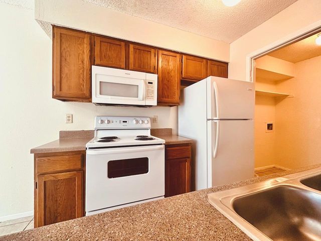 2004 Kirksey DR D, Austin, TX 78741