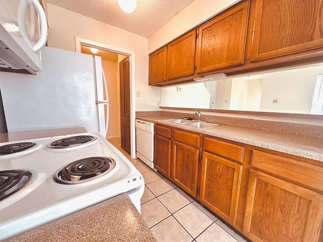 2004 Kirksey DR D, Austin, TX 78741