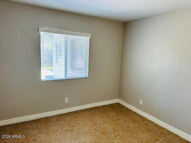5320 E THOMAS Road, Phoenix, AZ 85018