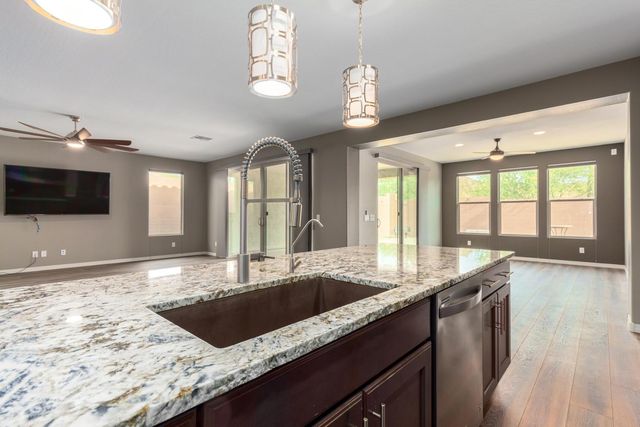 27025 N 69th Lane, Peoria, AZ 85383