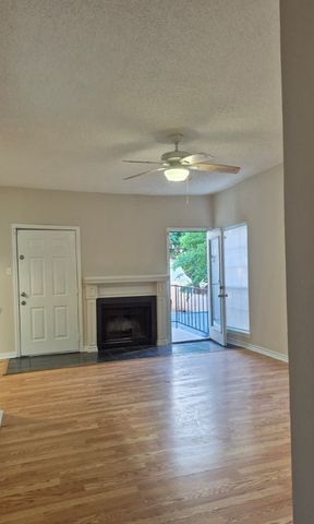 7025 Hemlock Avenue 209, Dallas, TX 75231