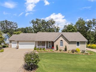 7 Kildonan Lane, Bella Vista, AR 72715