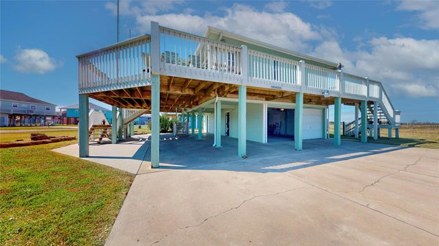 3199 Castle Drive, Crystal Beach, TX 77650