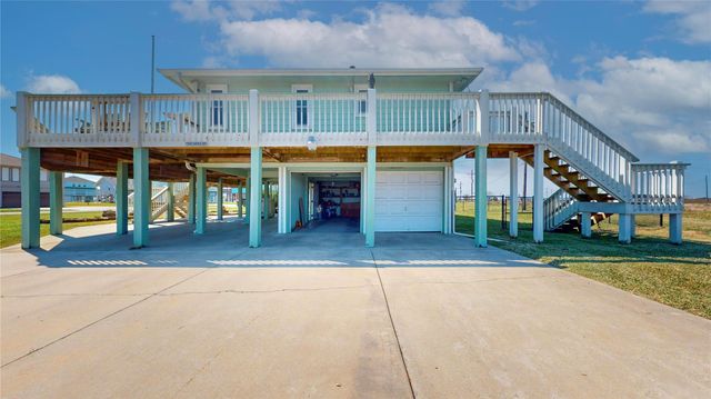 3199 Castle Drive, Crystal Beach, TX 77650