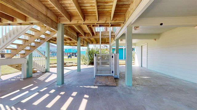 3199 Castle Drive, Crystal Beach, TX 77650