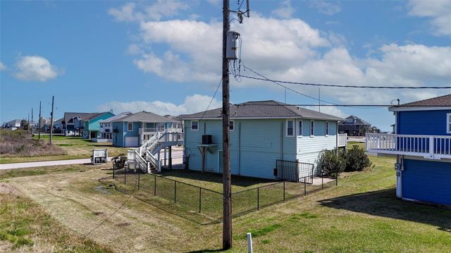 3199 Castle Drive, Crystal Beach, TX 77650