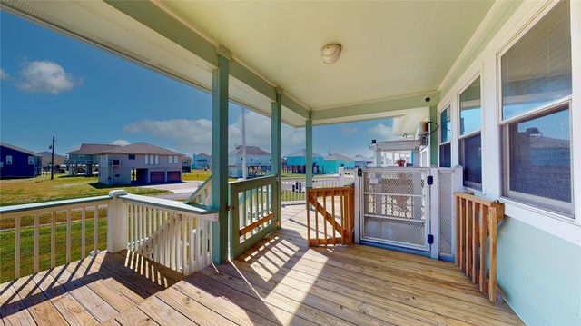 3199 Castle Drive, Crystal Beach, TX 77650