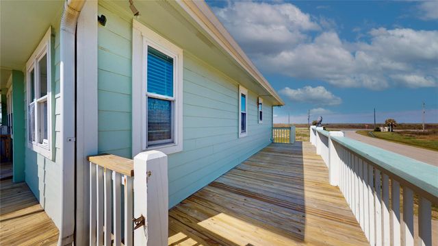 3199 Castle Drive, Crystal Beach, TX 77650