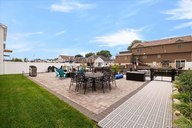 2548 Ocean Avenue, Seaford, NY 11783