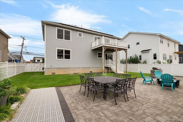 2548 Ocean Avenue, Seaford, NY 11783
