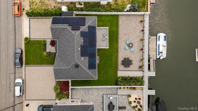 2548 Ocean Avenue, Seaford, NY 11783