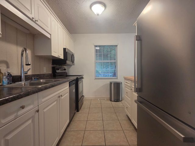 160 Sherwood Drive, Huntington, WV 25704