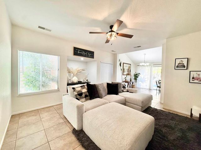 3601 3601 Balfour Ln, Modesto, CA 95357