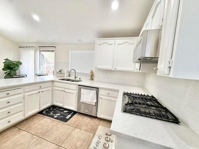 3601 3601 Balfour Ln, Modesto, CA 95357