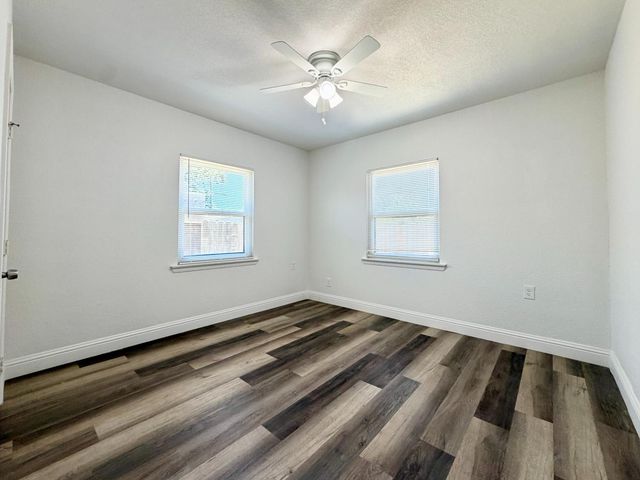 2421 E Clay Avenue, Fresno, CA 93701