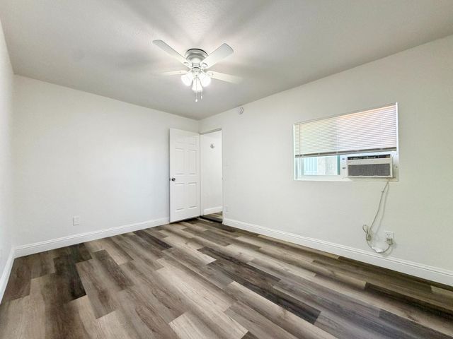 2421 E Clay Avenue, Fresno, CA 93701