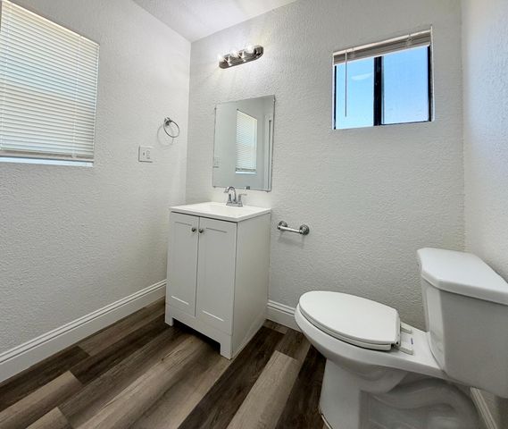 2421 E Clay Avenue, Fresno, CA 93701