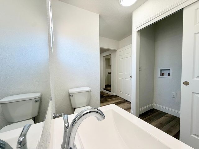 2421 E Clay Avenue, Fresno, CA 93701