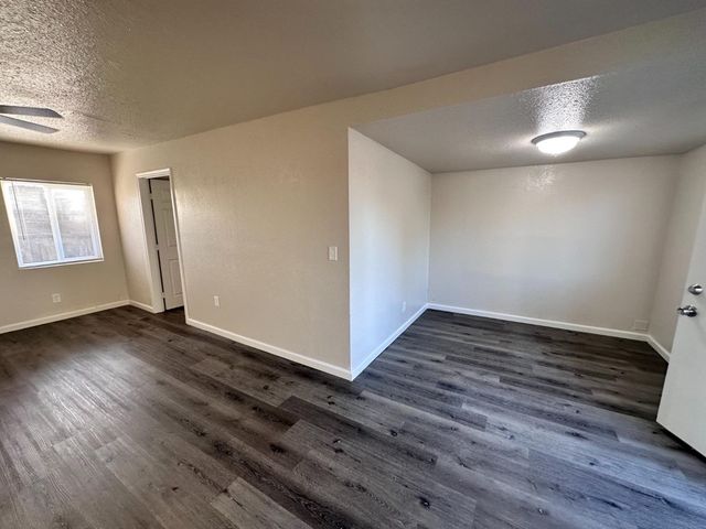 2421 E Clay Avenue, Fresno, CA 93701