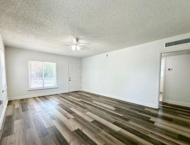 2421 E Clay Avenue, Fresno, CA 93701