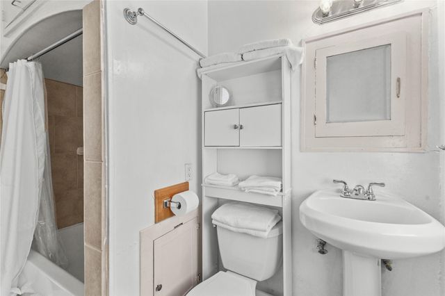2511 Whitney B, Houston, TX 77006