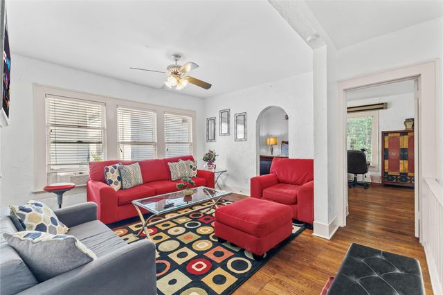2511 Whitney B, Houston, TX 77006